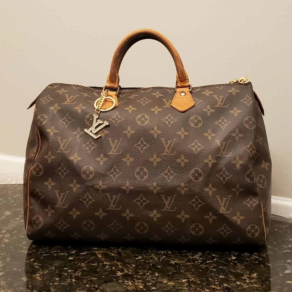 Authentic LOUIS VUITTON SPEEDY 35 Monogram Handbag